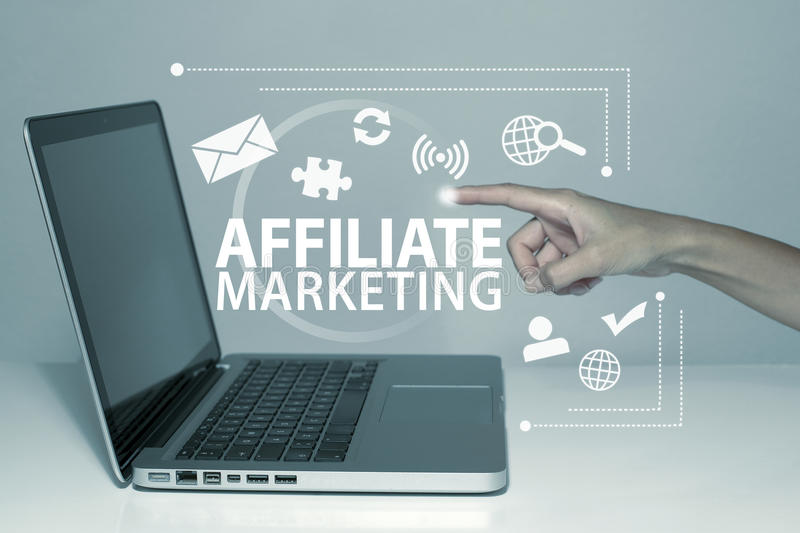 Làm affiliate marketing để kiếm tiền từ website